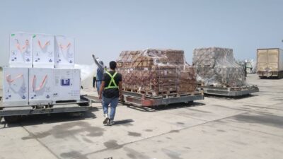 اليمن يتسلم الدفعة الأولى من لقاح كوفيد19