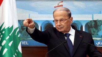 عون يحمل مصرف لبنان مسؤولية الأزمة المالية وتعطل تدقيق جنائي