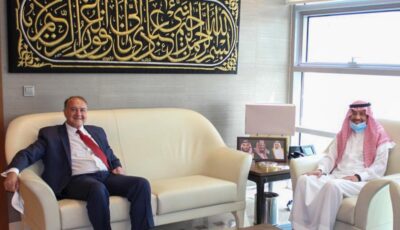 السفير  السعودي لدى الأردن يلتقي في مكتبه بالسفارة السفير الأمريكي