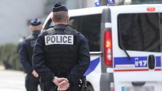 فرنسا.. رجل يحتفظ بجثة والدته في خزانة 7 أعوام