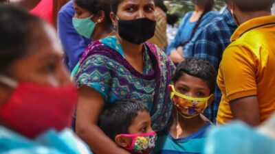 مسح حكومي بالهند: نصف مراهقي مومباي لديهم أجسام مضادة لكورونا
