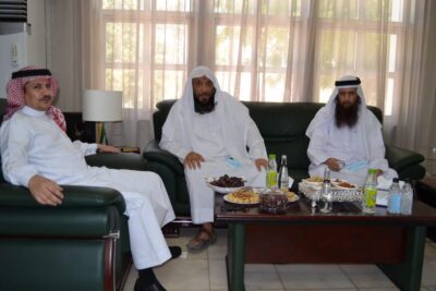 القنصل السعودي بالإمارات يزور مركز الدعوة والإرشاد بدبي