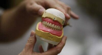 “خطر صحي” يهدد كبار السن عند فقدان الأسنان