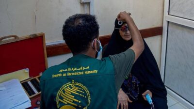 المملكة تدشن مشروعًا طبيًا تطوعيًّا لمكافحة العمى في عدن