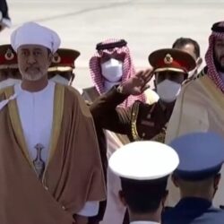 الأمير خالد الفيصل يسلّم كسوة الكعبة المشرفة لكبير سدنة بيت الله الحرام