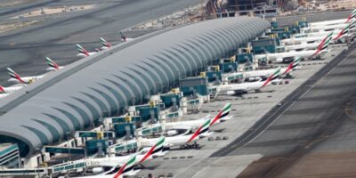 تصادم طائرتي فلاي دبي وطيران الخليج على ممر مطار دبي الدولي