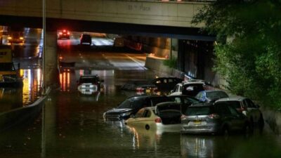 مقتل العشرات بسبب إعصار إيدا المدمر  وشوارع نيويورك تتحول إلى أنهار