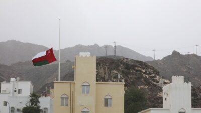 الإعصار المداري شاهين يتحرك نحو سواحل سلطنة عمان وتأهب في السعودية والإمارات