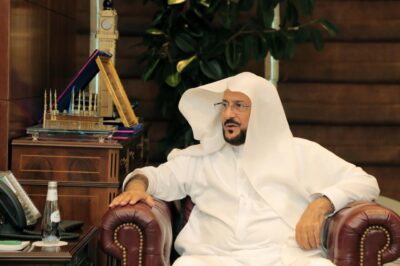 وزير الشؤون الإسلامية يوجه خطباء المملكة بتخصيص خطبة الجمعة القادمة للتحذير من التستر التجاري وبيان أضراره