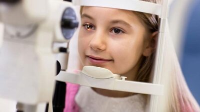 أعراض كسل العين لدى الأطفال وطريقة علاجه