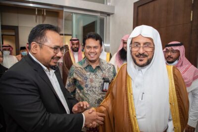 بالصور.. وزير الشؤون الإسلامية يودع نظيره الإندونيسي بعد زيارته الرسمية للمملكة التي استمرت عدة أيام