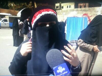 بالفيديو.. الشاعرة السياغي: مليشيا الحوثي لم تصرف لولدي شهادة الميلاد بسبب اسم قائد عسكري جنوبي