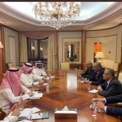 أمين الرياض يستقبل منسوبي الأمانة لمناقشة المقترحات التطويرية لتعزيز الابتكار