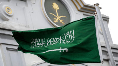 قنصلية السعودية في دبي تصدر تنويًها للمواطنين بشأن أيام الدوام الرسمي الجديدة