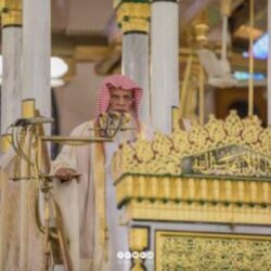 رئيس وقضاة وموظفو المحكمة العامة بمحافظة أحد رفيدة يحتفلون بـ” أبومديني ” بمناسبة تقاعده