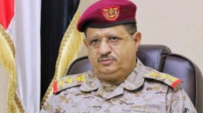 وزير يمني: طائرات للأمم المتحدة تهرب أسلحة للحوثيين.. ودعم التحالف كبّد المليشيا خسائر فادحة