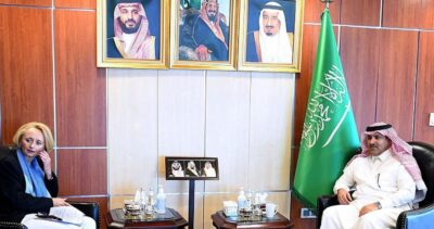 السفير آل جابر لمسؤولين أمريكيين: يجب استكمال تنفيذ بنود اتفاق الرياض