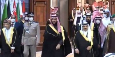 ملك البحرين يشيد بجولة ولي العهد الخليجية ويؤكد أهمية دور السعودية في تجاوز التحديات