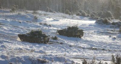 روسيا تؤكد بدء سحب قواتها من الحدود مع أوكرانيا
