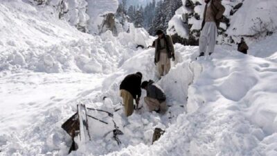 انهيار جليدي يقتل 19 أفغانياً داخل ممر جبلي