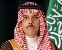شرر يهدد المارة في طريق مكة القديم.. و«السعودية للكهرباء» تتفاعل