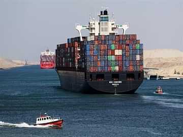 قناة السويس تزيد رسوم عبور السفن من 5 % إلى 20 %