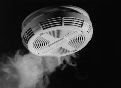 “4” فوائد لأجهزة كاشف الدخان داخل المباني