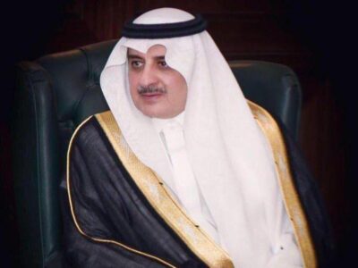 أمير تبوك يواسي الشيخ أحمد الخريصي في وفاة ابن شقيقه