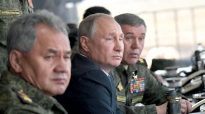 “الجارديان”: “بوتين” يشارك شخصيًّا في إدارة حرب أوكرانيا بعد تعثر تحقيق أهدافه