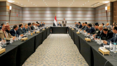 «القيادة اليمني»: السعودية توافق على مسار عاجل لاستيعاب تمويلات الرياض وأبوظبي
