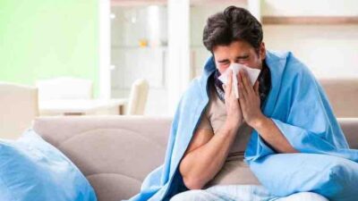 استشاري أمراض معدية يوضح سبب شدة “أعراض الأنفلونزا” عن المعتاد