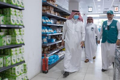 وزير “التجارة” يقف على جاهزية الأسواق ومراكز التموين وخدمات الطرق لاستقبال الحجاج في مكة