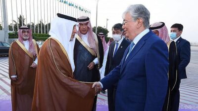 رئيس كازاخستان يصل إلى جدة