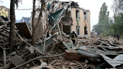 أوكرانيا: تعرض مناطق بجنوب البلاد لضربات صاروخية روسية “مكثفة”