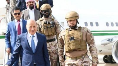 رئيس المجلس الرئاسي اليمني يعود لعدن بعد إجراء مشاورات مهمة على هامش “قمة جدة”