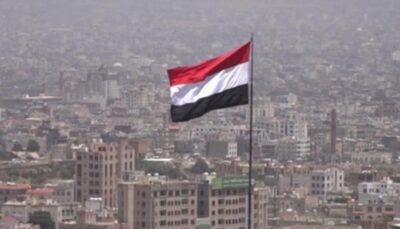 اليمن تطالب إيران بوقف زعزعة استقرارها.. وتحذر من كارثة بيئية عالمية بسبب خزان صافر