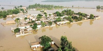 ضحايا الفيضانات في باكستان ارتفع إلى 1396 قتيلًا