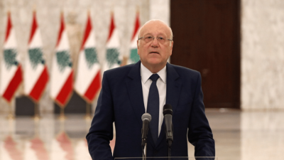 رئيس الوزراء اللبناني يرفض قرار عون بإقالة الحكومة