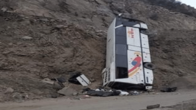 الإرياني: حادث «نقيل ظمران» نتيجة لاستمرار قطع الحوثي الطرق الرئيسية
