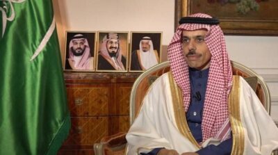 وزير الخارجية يصل الجزائر لترؤس وفد المملكة بالقمة العربية
