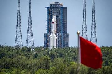 الصين ترسل 3 رواد إلى محطتها الفضائية