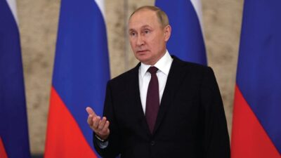 “بوتين” يحذر من تداعيات خطيرة لفرض سقف على أسعار النفط الروسي