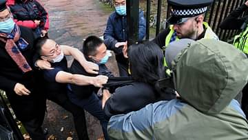 الصين تسحب 6 دبلوماسيين من بريطانيا بعد اتهامهم بضرب ناشط