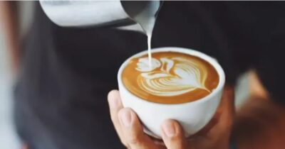 ما أفضل طريقة صحية لشرب القهوة؟.. مع حليب أو بدونه