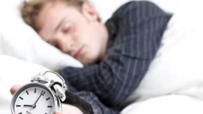 4 عادات سيئة نفعلها دومًا تؤثر على النوم وتسبّب الأرق