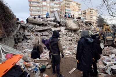 ارتفاع ضحايا زلزال تركيا إلى 3381 قتيلاً.. وانهيار آلاف المباني