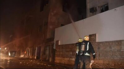 إخماد حريق بمبنى غير مأهول في جدة ولا إصابات