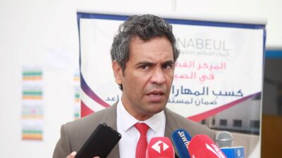 الرئيس التونسي يقيل وزير التشغيل والتكوين المهني