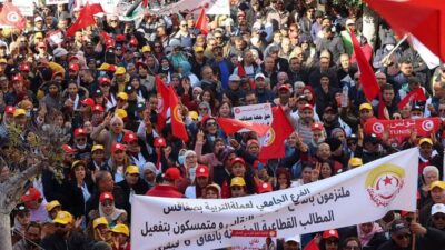 آلاف التونسيين يتظاهرون في 8 مدن احتجاجًا على تردي الأوضاع المعيشية