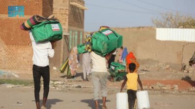 “إغاثي الملك سلمان” يوزع 162 حقيبة إيوائية في محلية القطينة بولاية النيل الأبيض السودانية